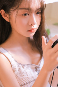 夫妻屋内爱自拍