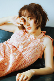 宝妈怕娃闹给同机乘客备100份礼袋